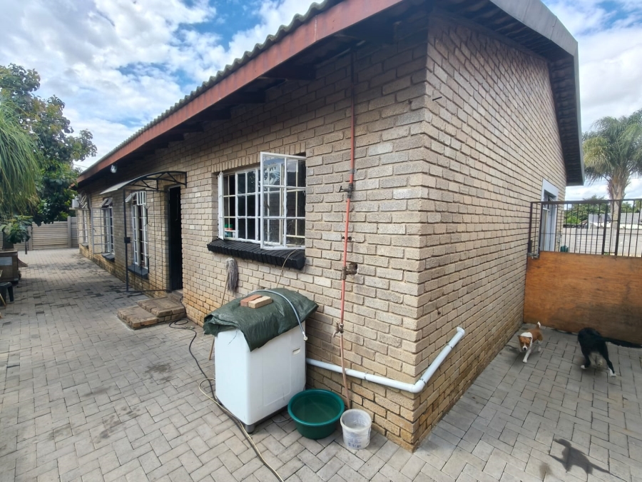 3 Bedroom Property for Sale in Oos Einde North West